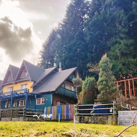 7 Guest house *