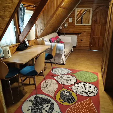 7 Guest house *